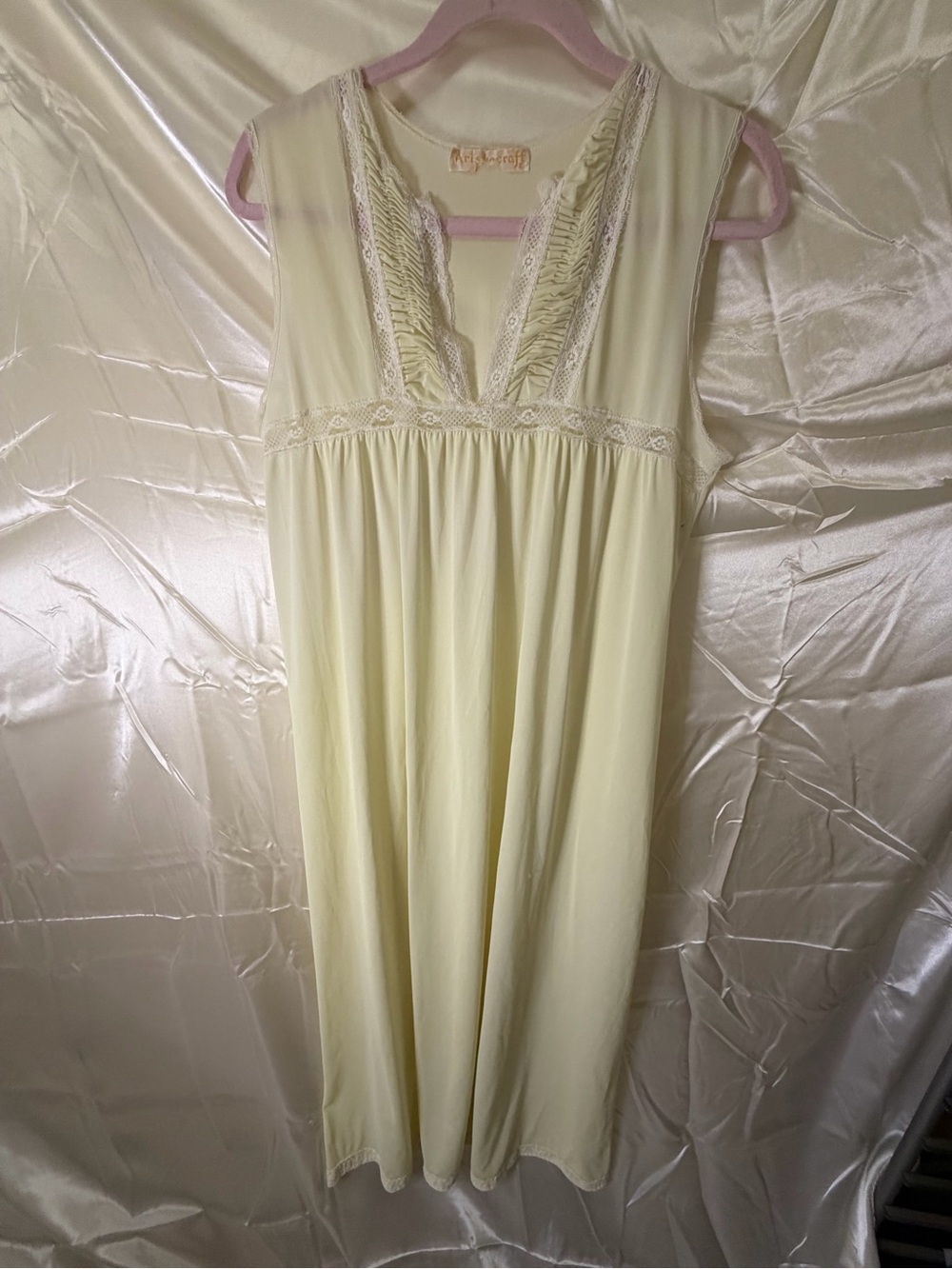 Vintage Aristocraft Ivory Nightgown Maxi Lace Ruched V Neck Lingerie 51”